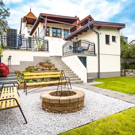 Kiss-henezi Bed & Breakfast *